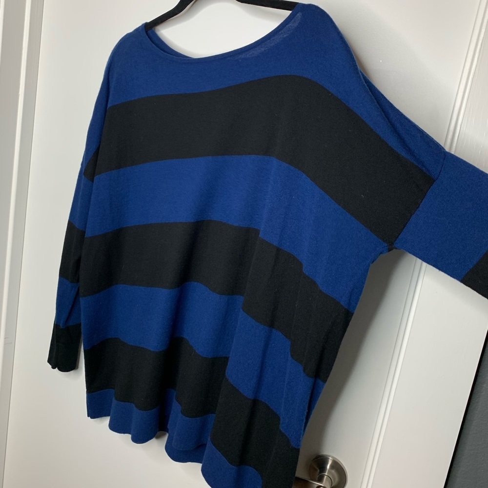 Express Women’s Black and Blue Striped Sweater